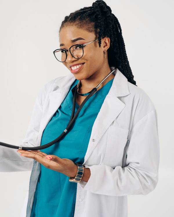 Dr. Amara O., Trauma & PTSD — Wellbe online therapy specialist