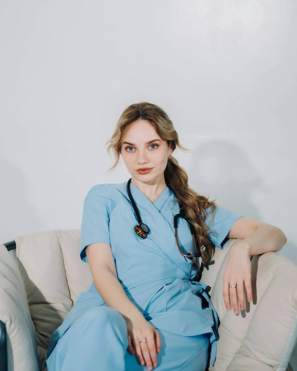 Dr. Anya P., Mindfulness Coach — Wellbe online therapy specialist